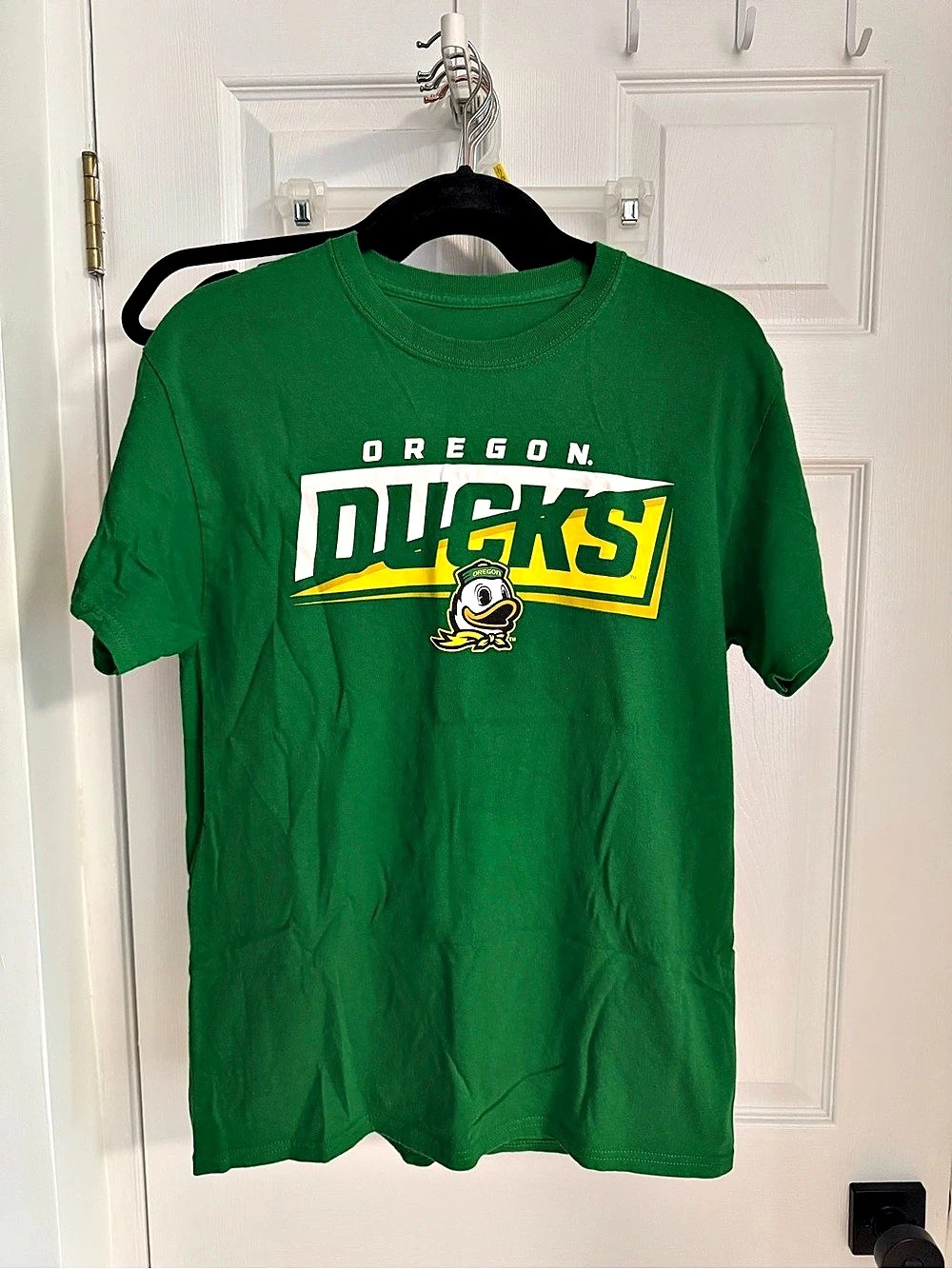 Captivating Oregon Ducks graphic tee Green Oregon Ducks Tee Size Medium